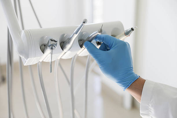 Professional Tooth Extraction technician working in Antioch, IL